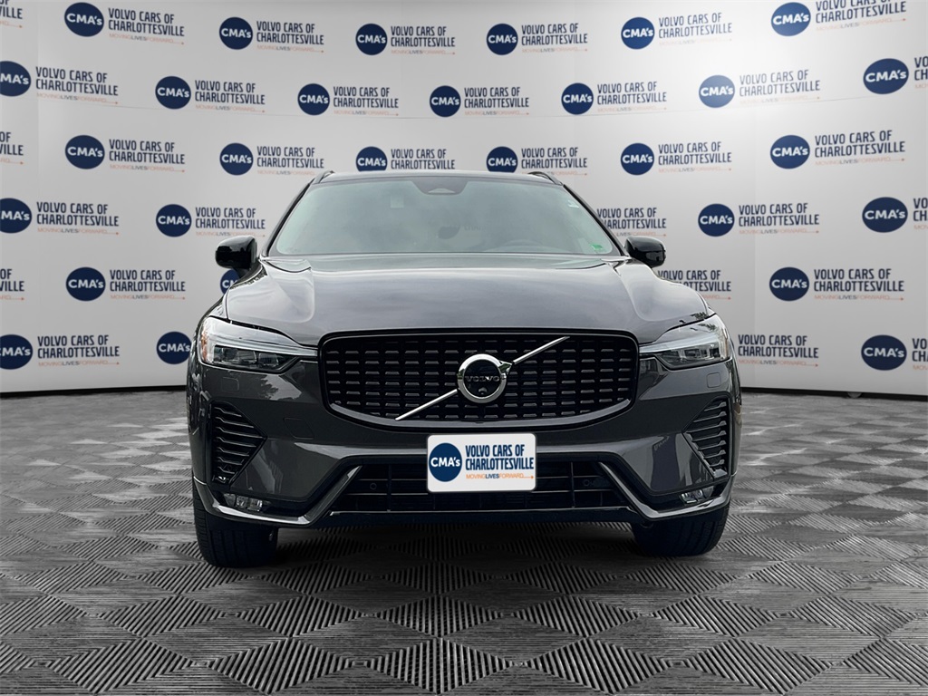 2025 Volvo XC60 B5 Plus photo 7