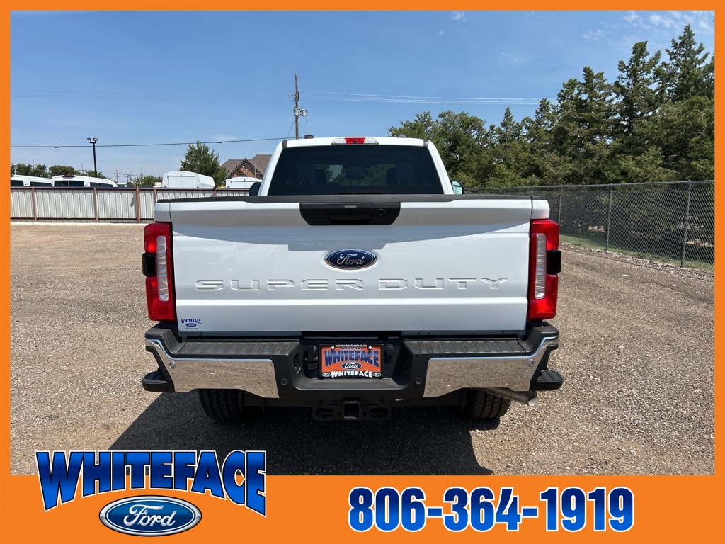 2025 Ford F-350 XLT photo 4