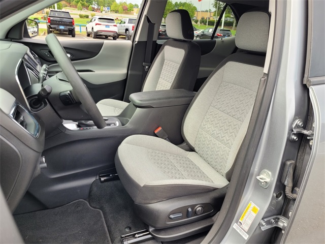 2023 Chevrolet Equinox LS photo 4