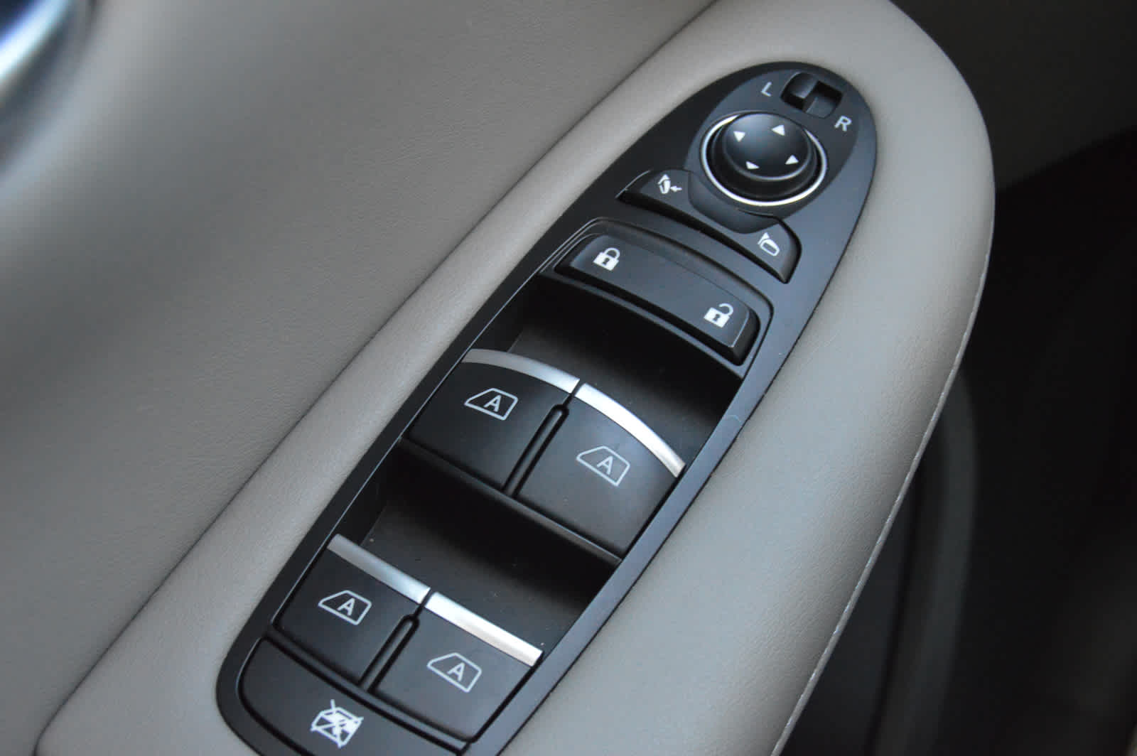 2025 Infiniti QX50 Luxe photo 16
