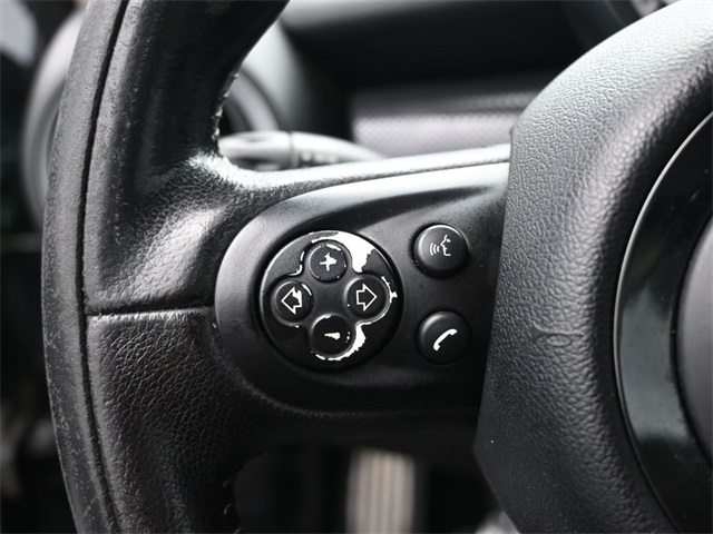 2011 Mini Cooper Hardtop S photo 2