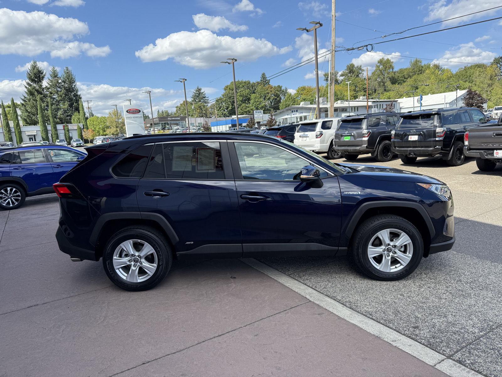 2021 Toyota RAV4 Hybrid XLE photo 7