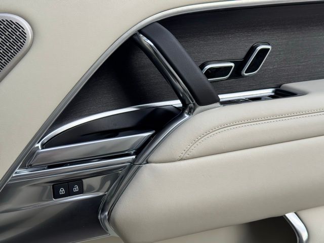 2023 Land Rover Range Rover Autobiography photo 15