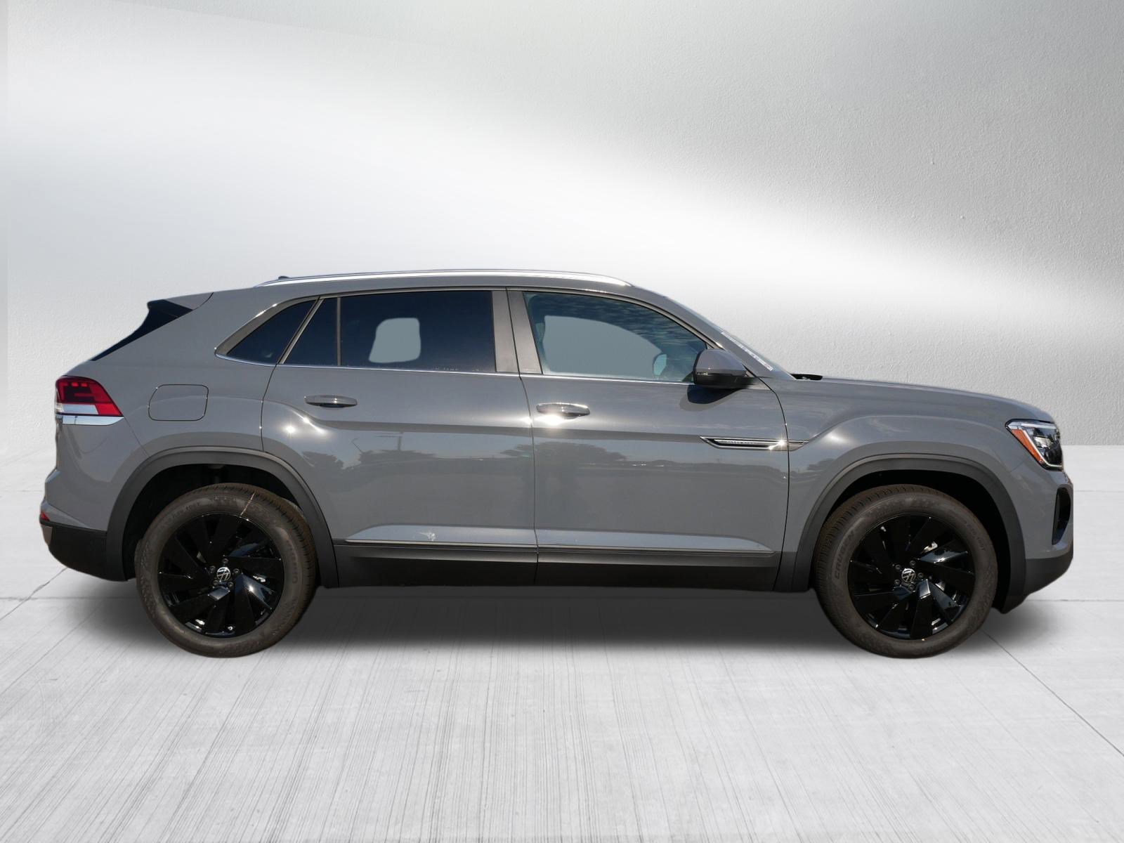 2026 Volkswagen Atlas Cross Sport SE Technology photo 2