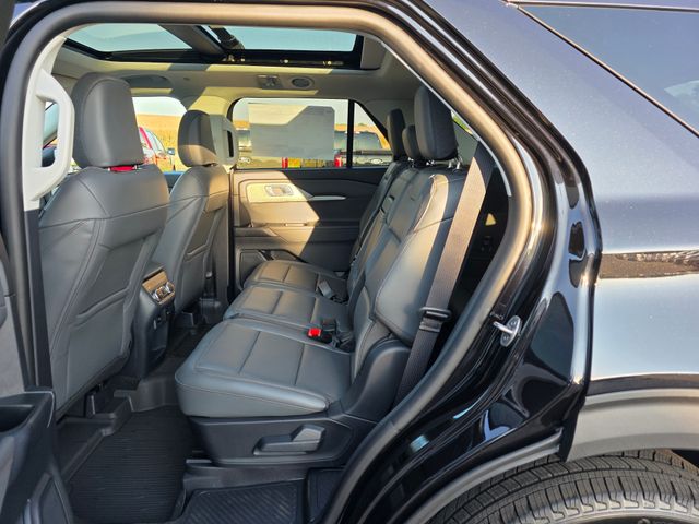 2025 Ford Explorer photo 34