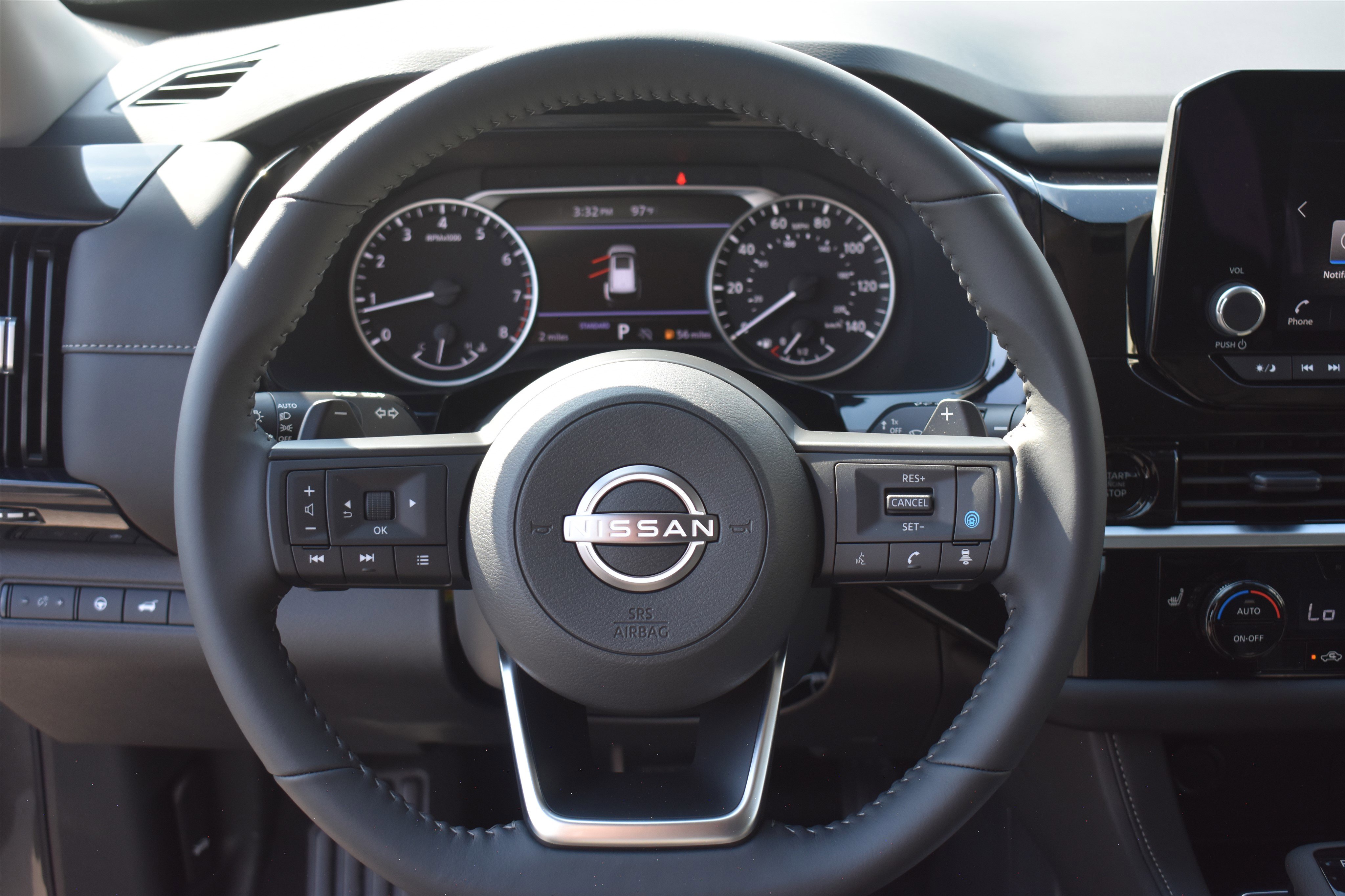 2025 Nissan Pathfinder SV photo 4