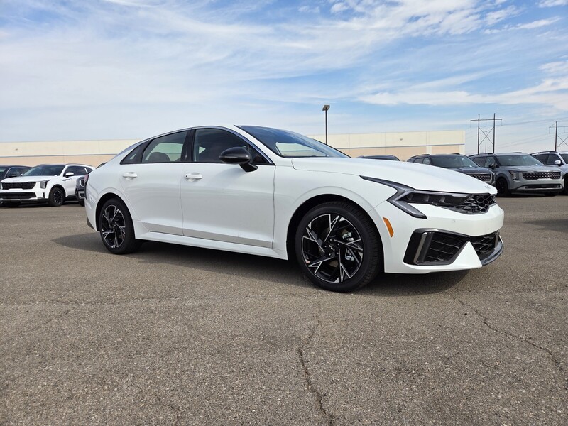 2026 Kia K5 GT-Line photo 2