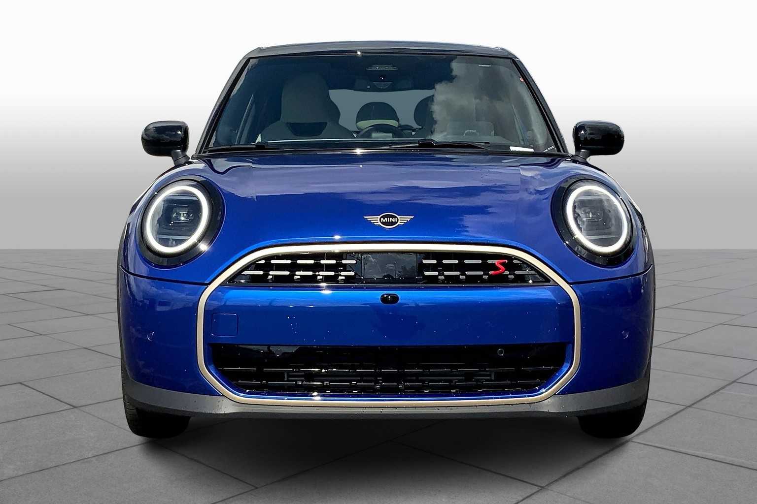 2025 Mini Cooper 4 Door Hardtop S photo 3