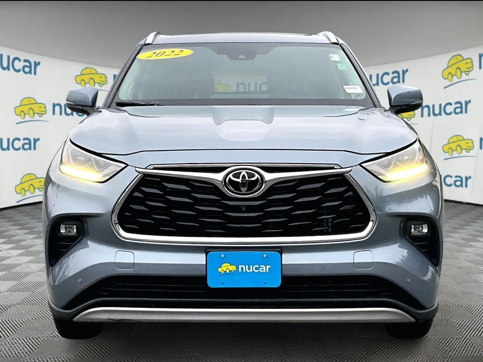 2022 Toyota Highlander Platinum photo 2