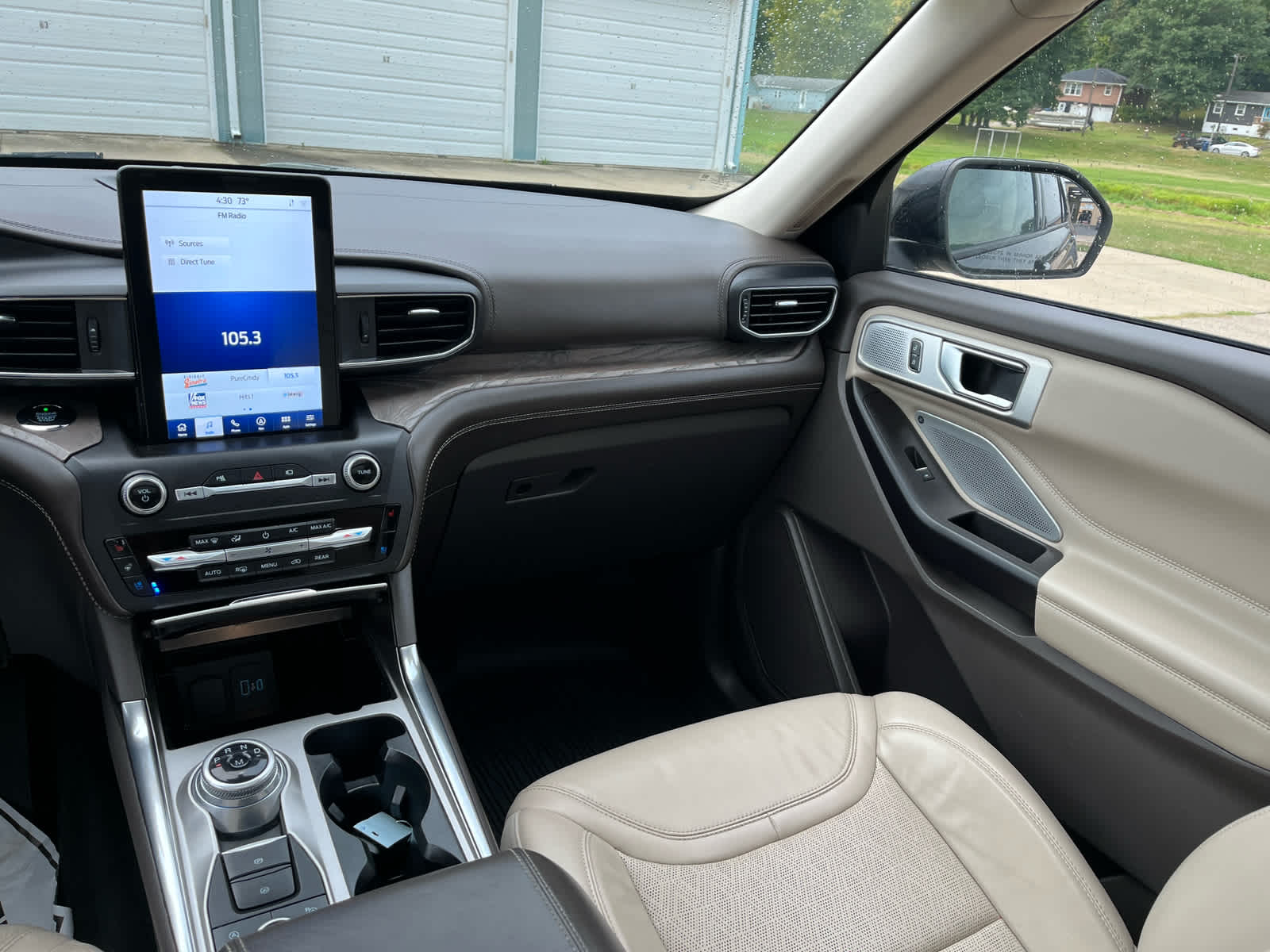 2020 Ford Explorer Platinum photo 23
