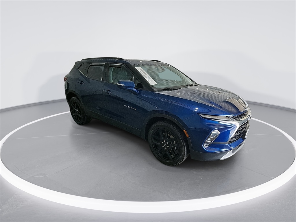 2023 Chevrolet Blazer 3LT photo 2