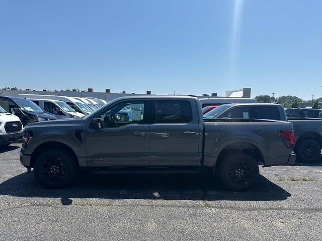 2025 Ford F-150 XLT photo 2