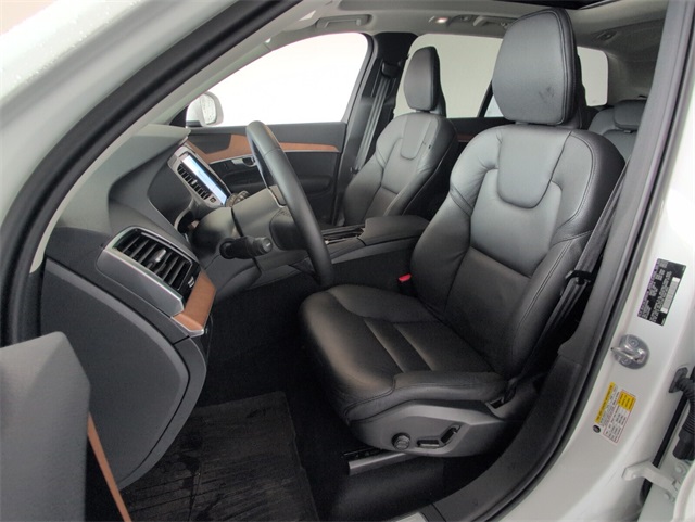 2024 Volvo XC90 Plus photo 5