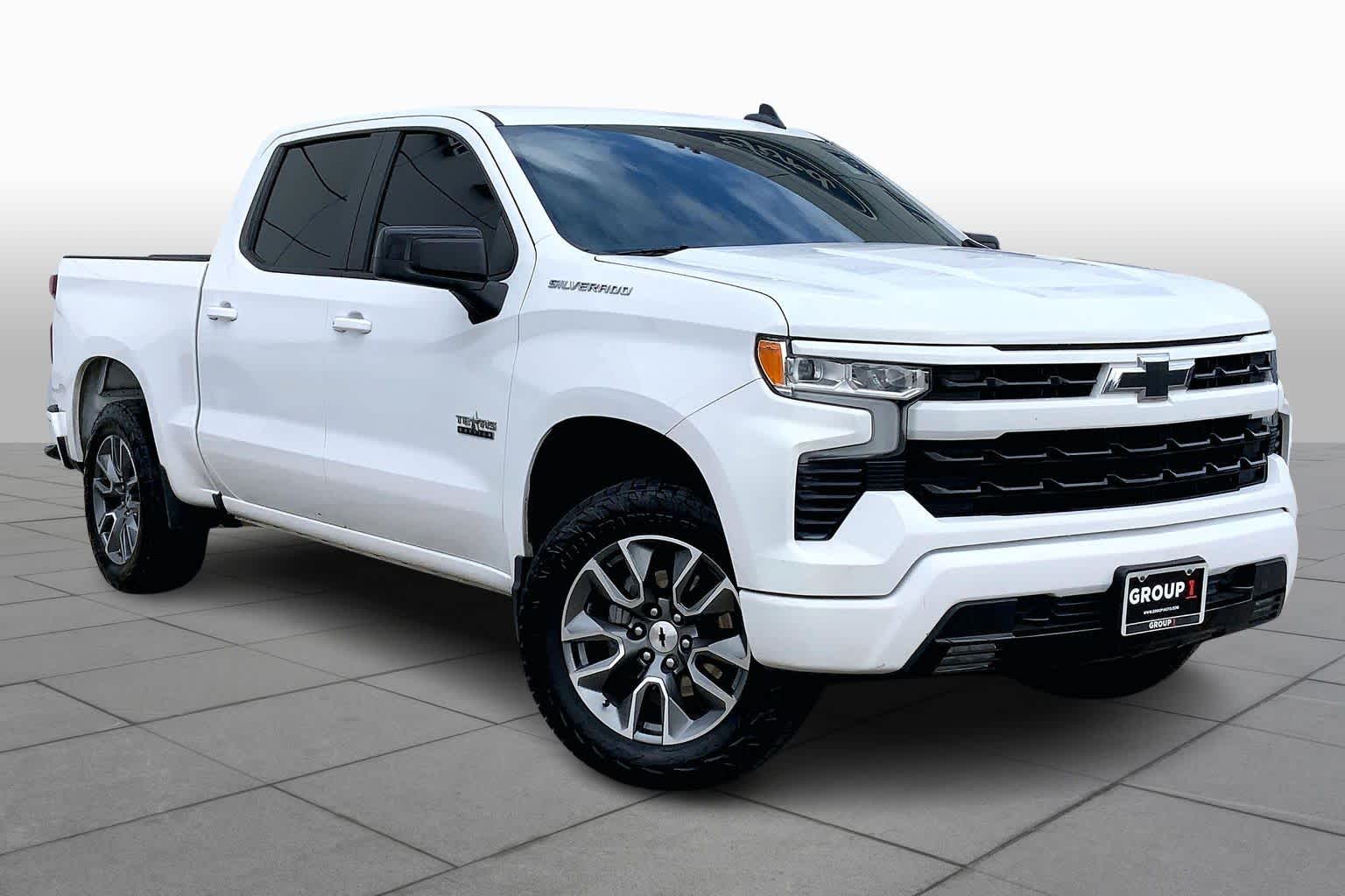 2024 Chevrolet Silverado 1500 RST photo 2