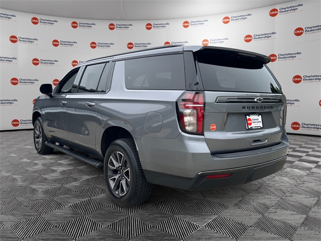 2021 Chevrolet Suburban Z71 photo 2