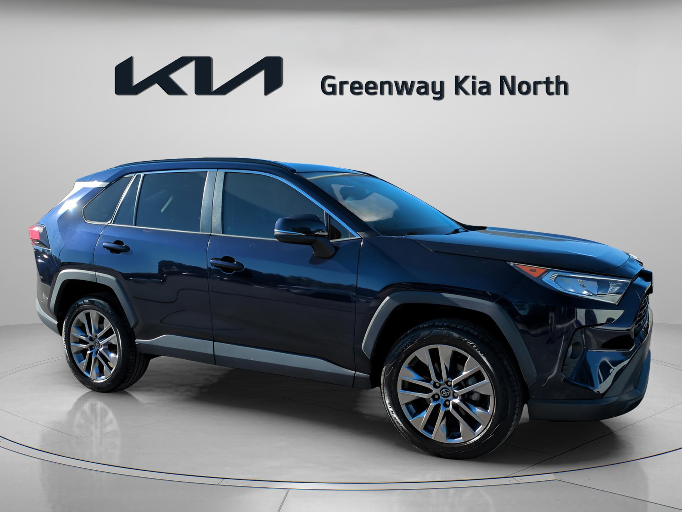 2020 Toyota RAV4 XLE Premium's photo