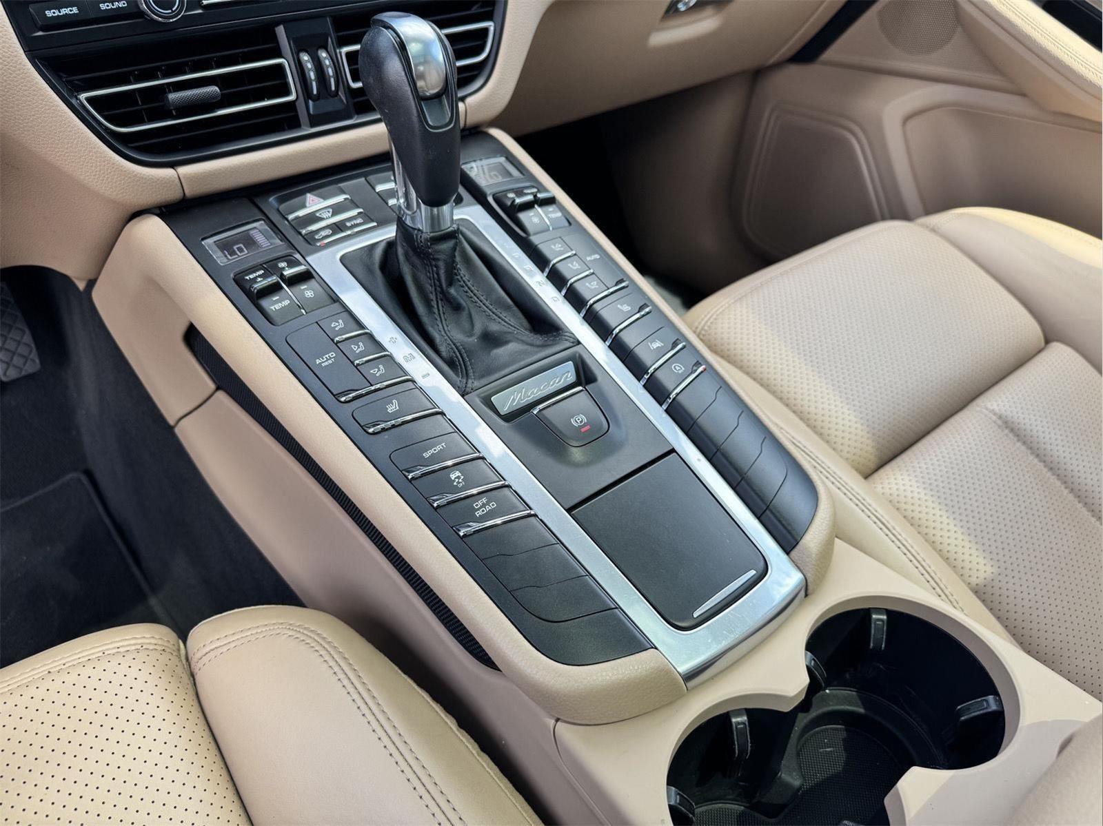 2021 Porsche Macan Base photo 49
