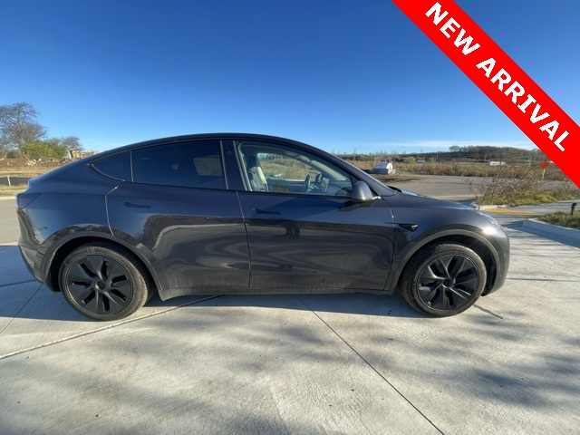 Used 2024 Tesla Model Y Long Range with VIN 7SAYGDEE3RF133752 for sale in Broken Arrow, OK