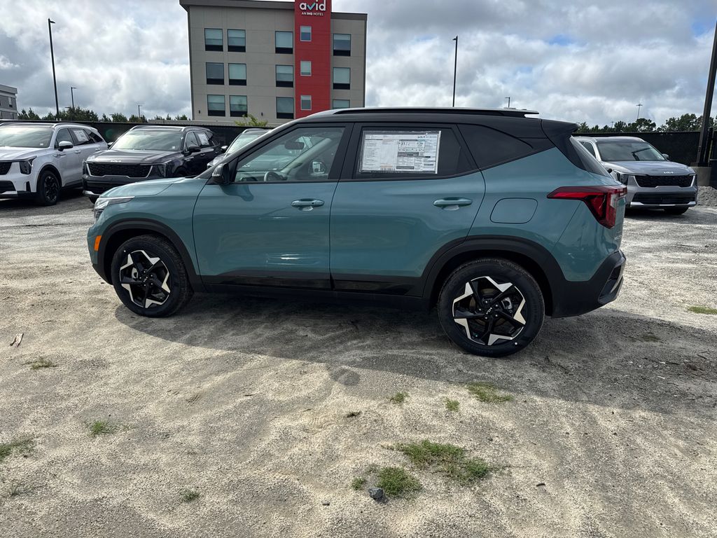 2025 Kia Seltos S photo 6
