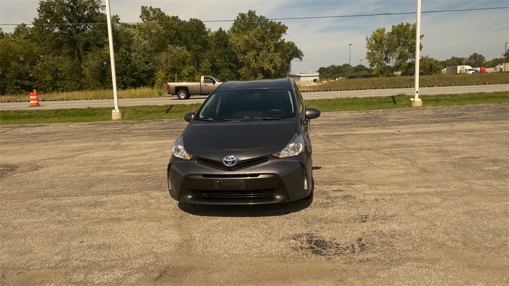 2017 Toyota Prius V Four photo 3