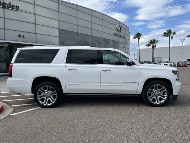2019 Chevrolet Suburban Premier photo 2