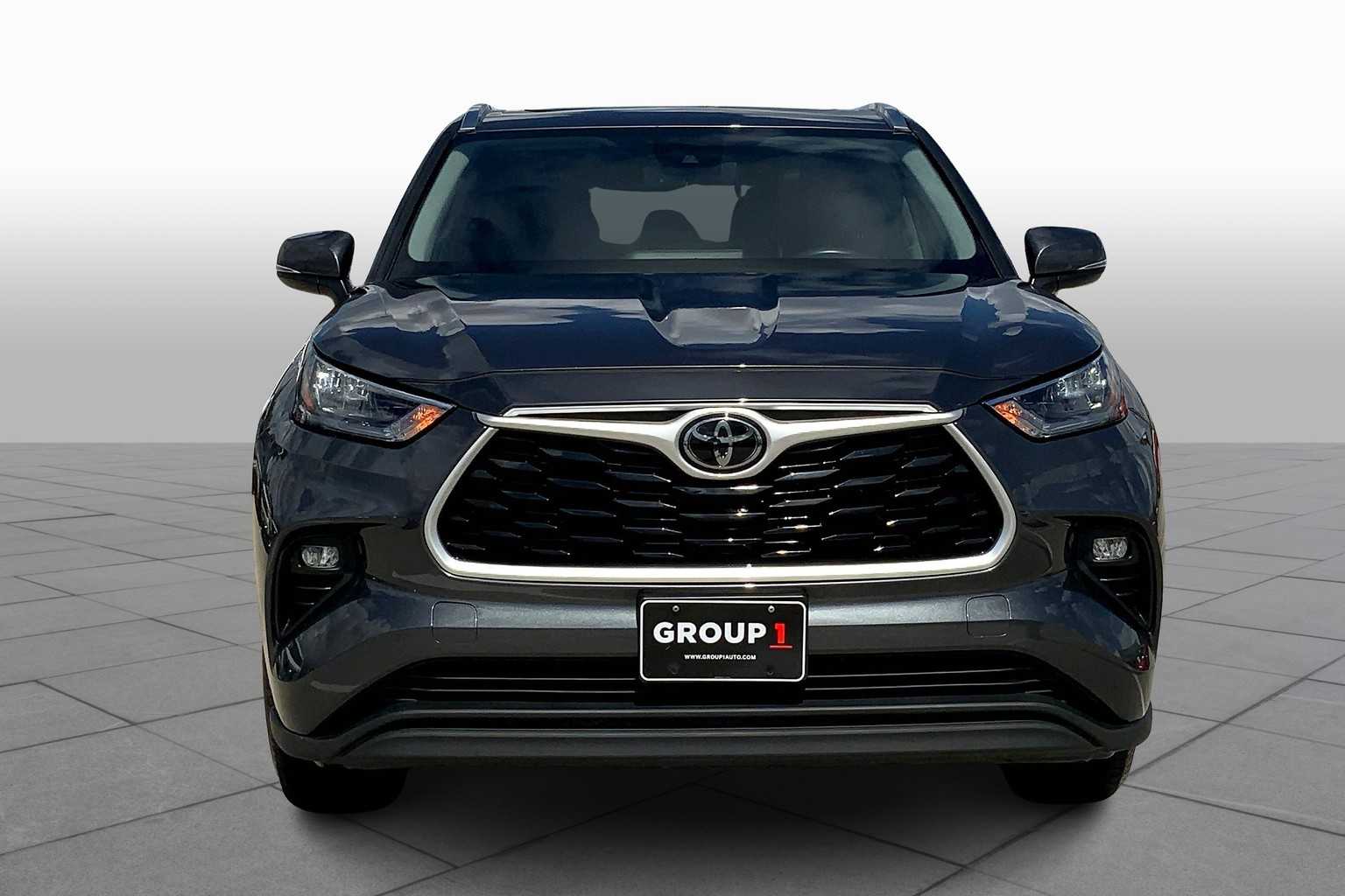 2020 Toyota Highlander XLE photo 3