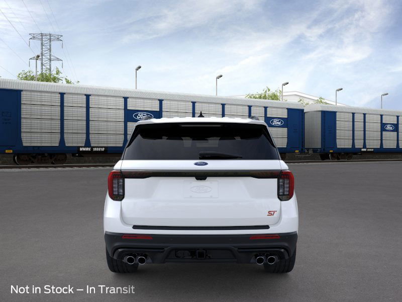 2025 Ford Explorer ST photo 4