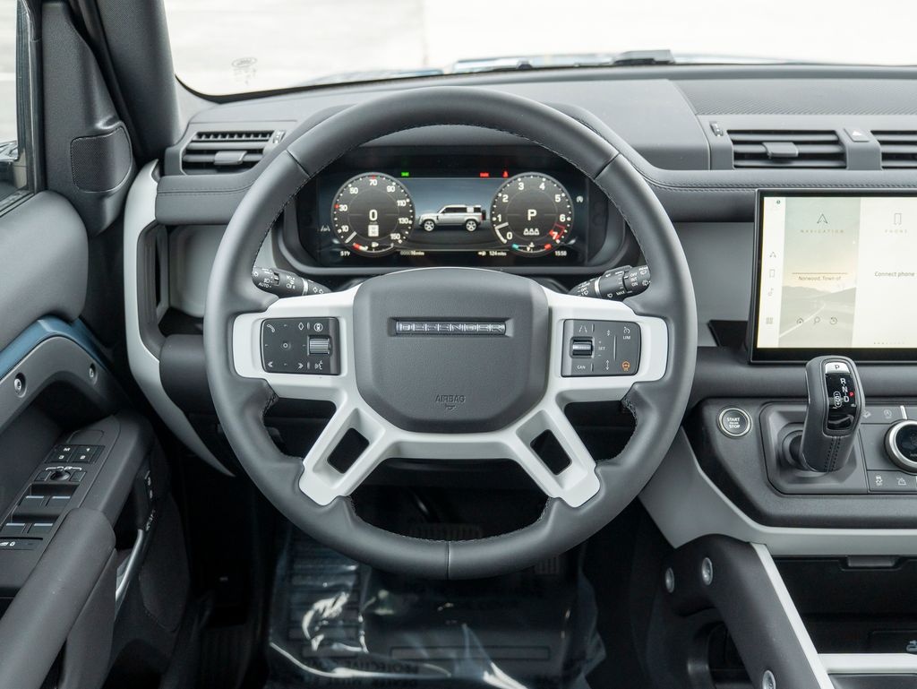 2025 Land Rover Defender 110 X-Dynamic SE photo 12