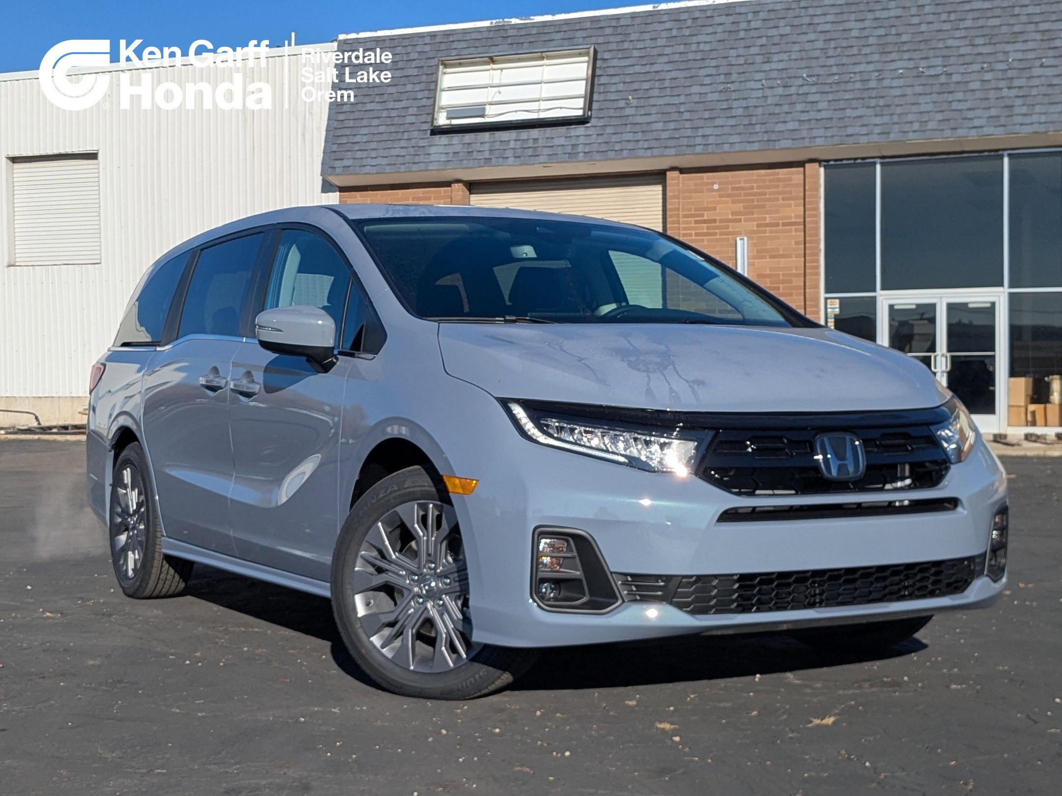 2026 Honda Odyssey Touring's photo