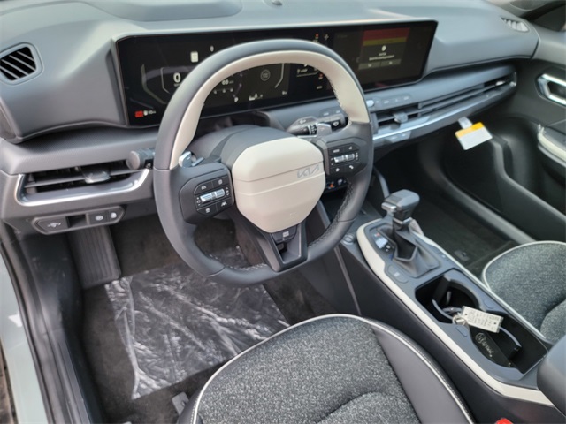 2025 Kia K4 GT-Line photo 12