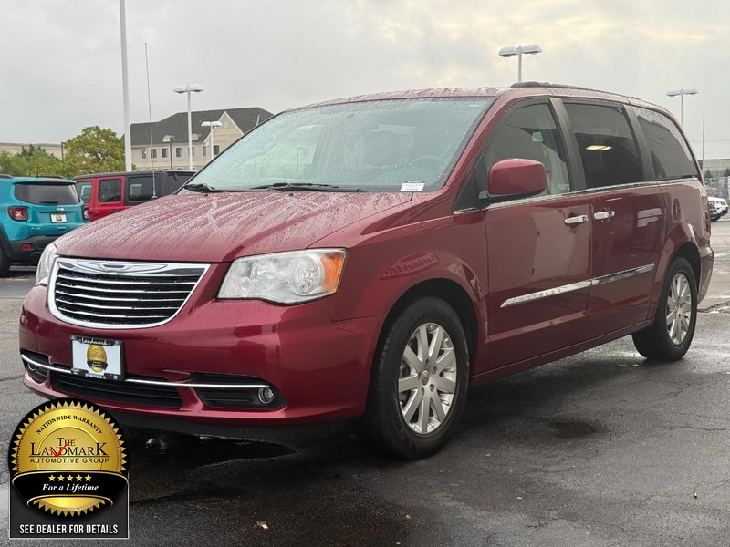 2016 Chrysler Town & Country Touring photo 8