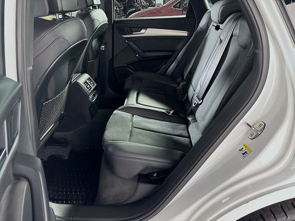 2021 Audi SQ5 Prestige photo 14