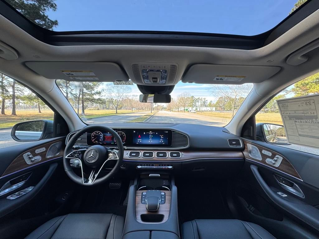 2025 Mercedes Benz GLE 350 4MATIC photo 3