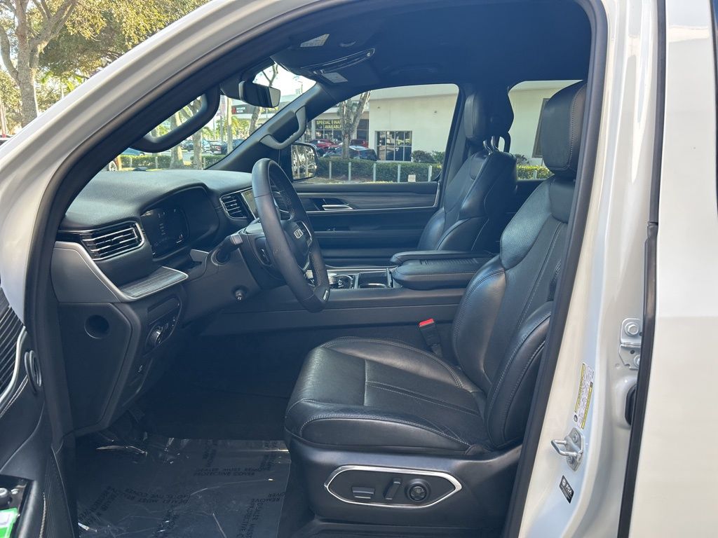 2023 Jeep Wagoneer L Series II photo 4