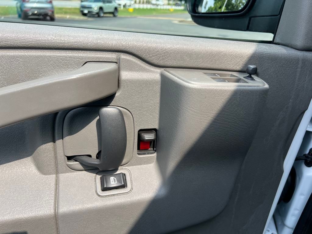 2023 Gmc Savana 2500 Cargo photo 12