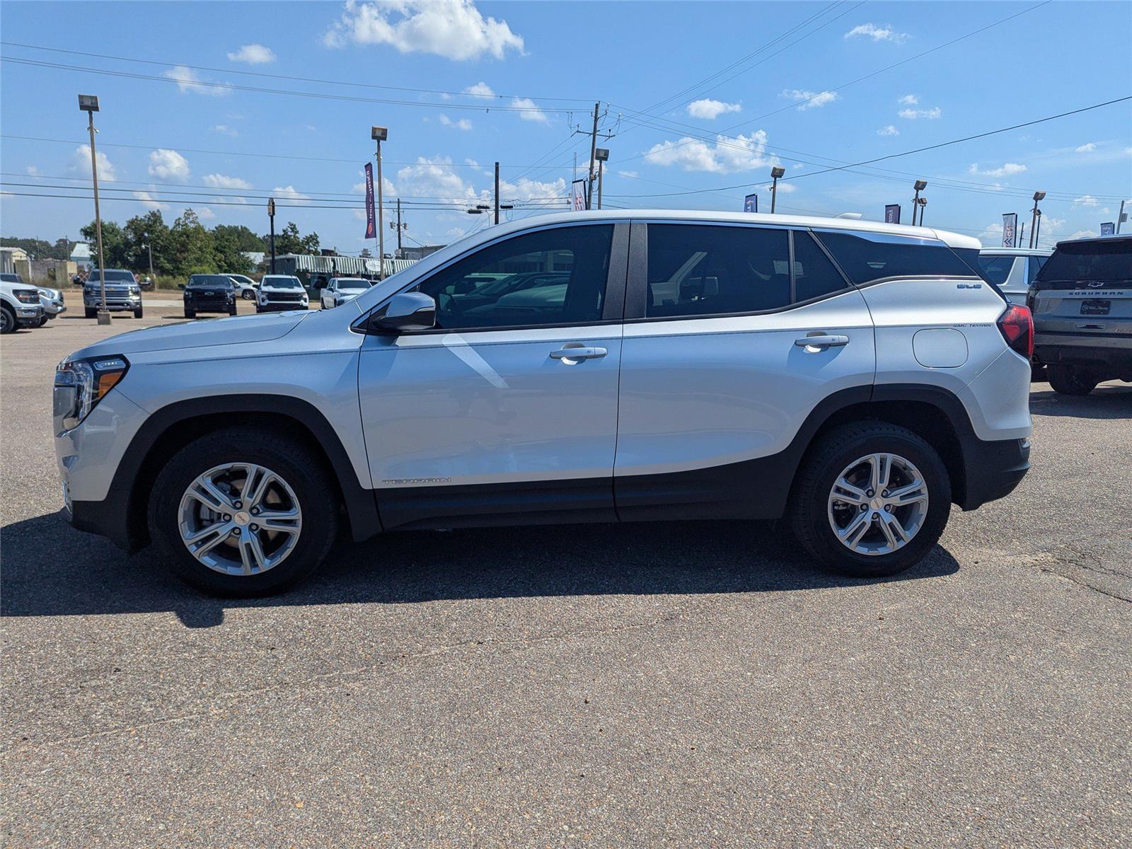 2022 Gmc Terrain SLE photo 2
