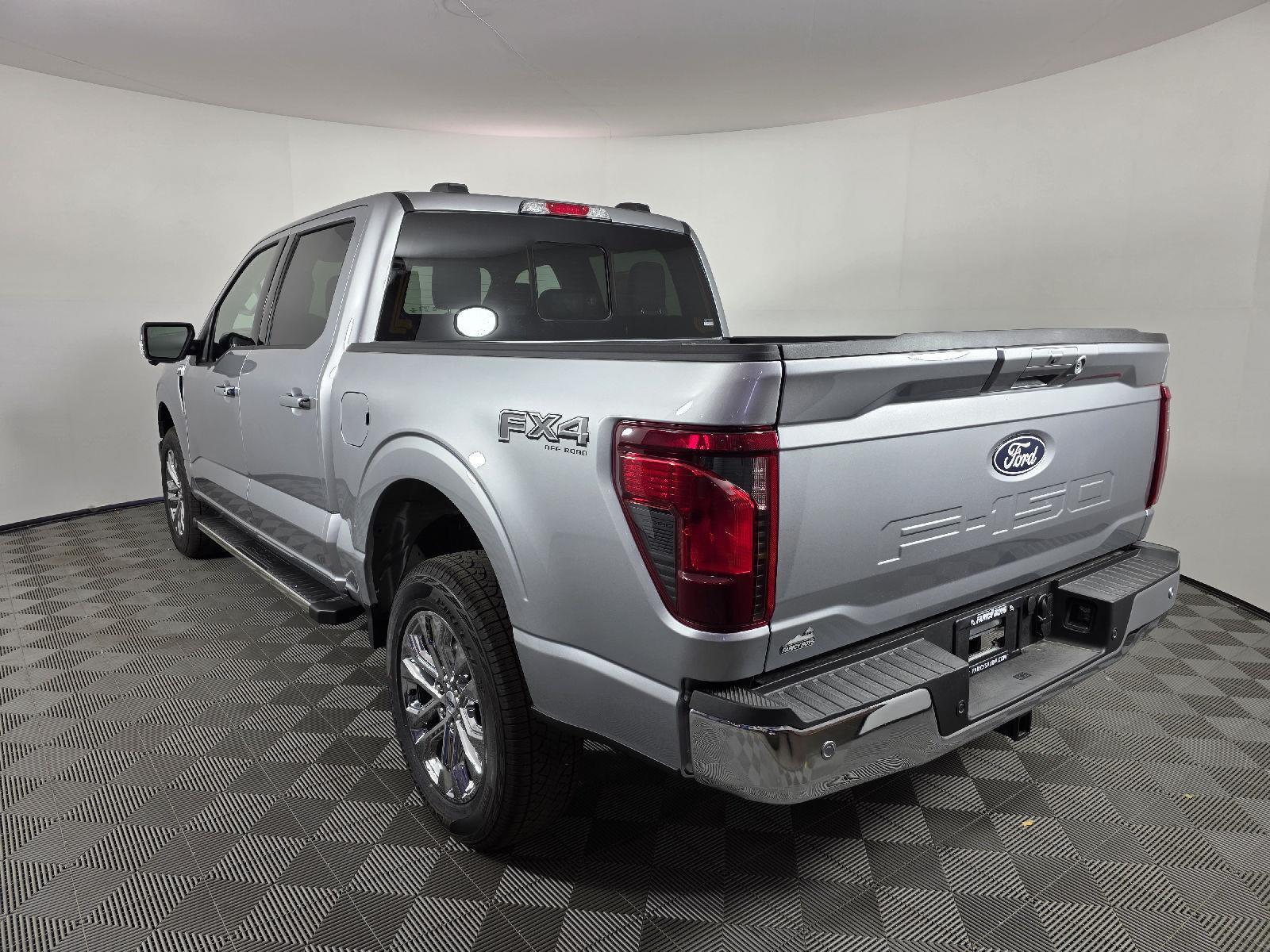 2025 Ford F-150 XLT photo 2