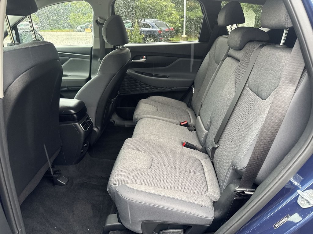 2022 Hyundai Santa Fe SE photo 12