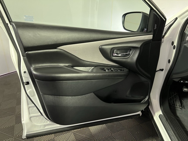 2023 Nissan Murano SV photo 22