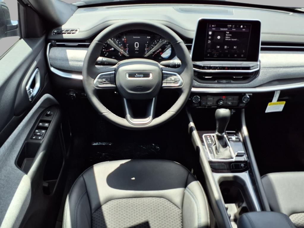 2025 Jeep Compass North Edition Latitude photo 4