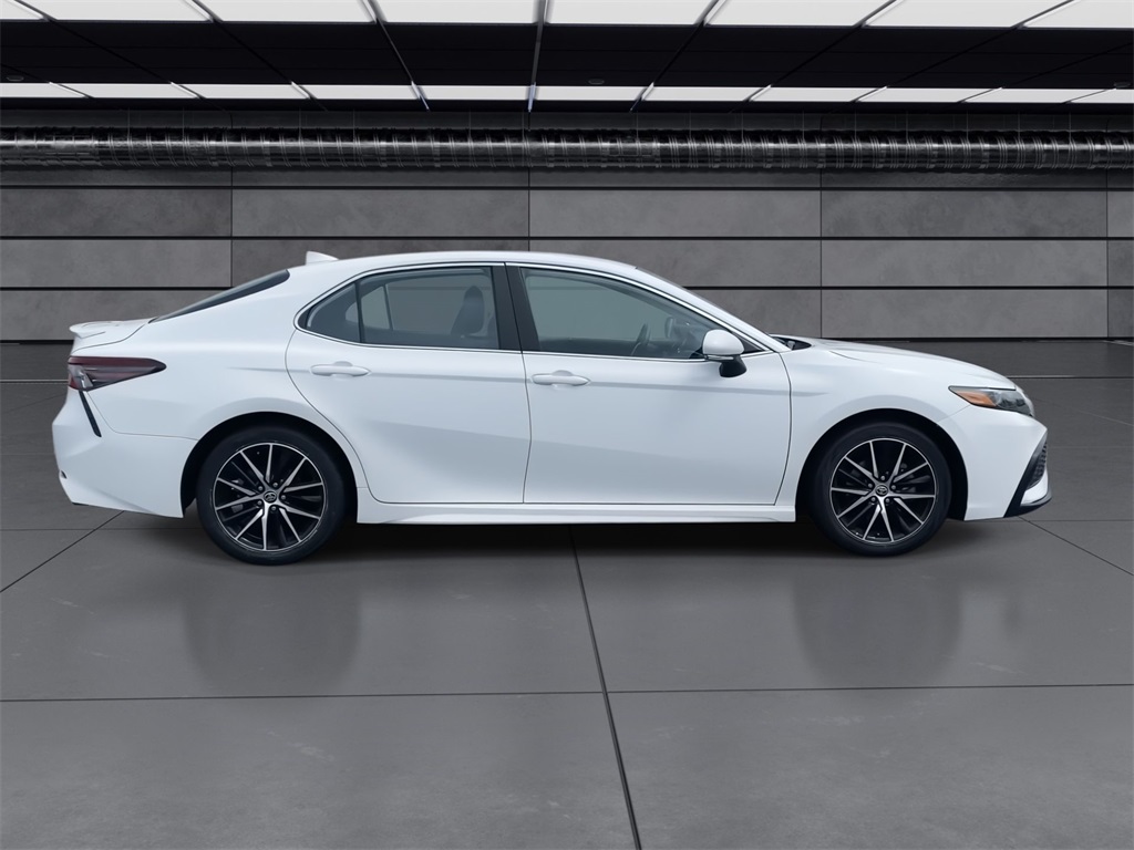 2023 Toyota Camry SE photo 9