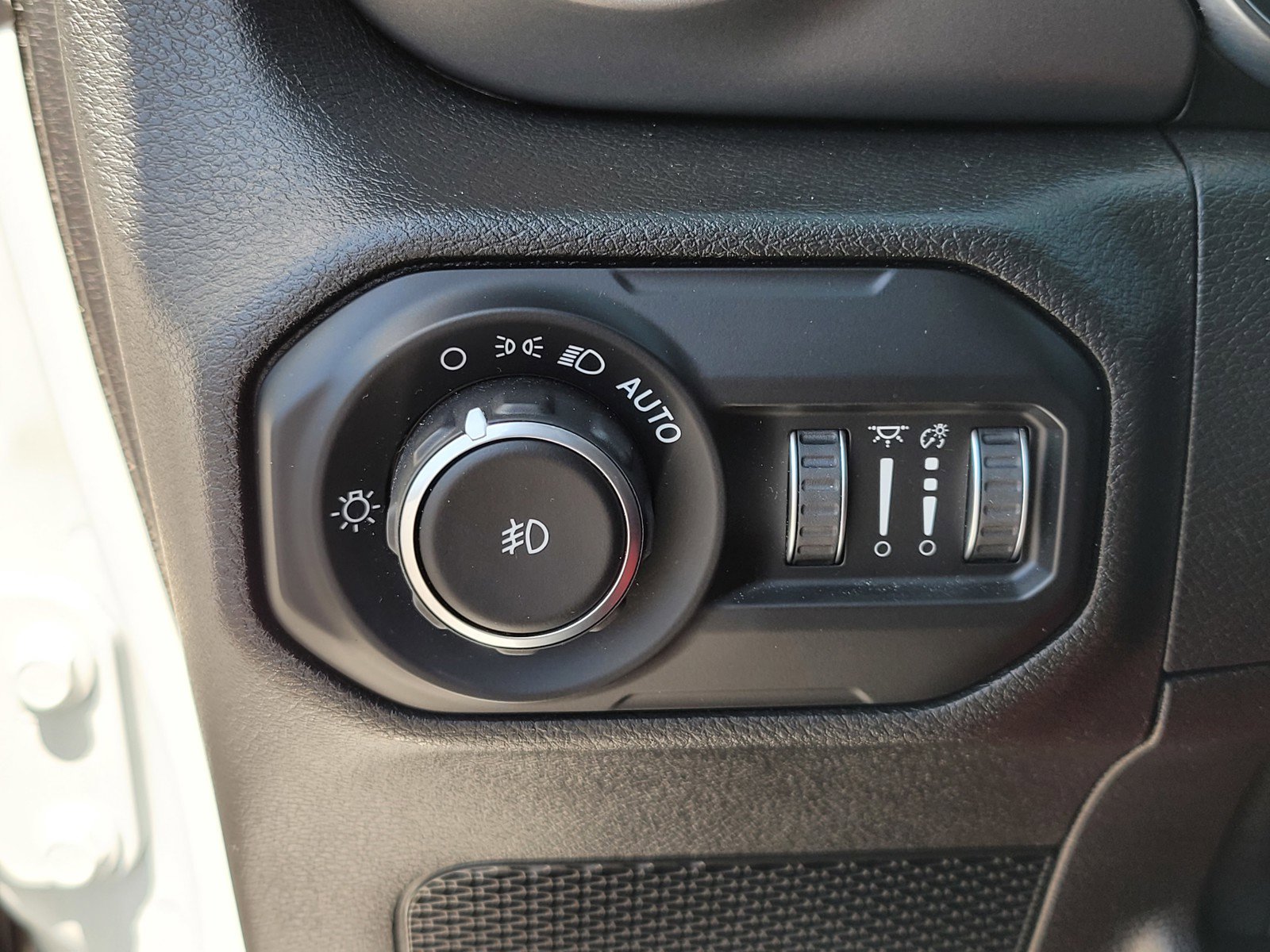 2021 Jeep Wrangler Sport S photo 25