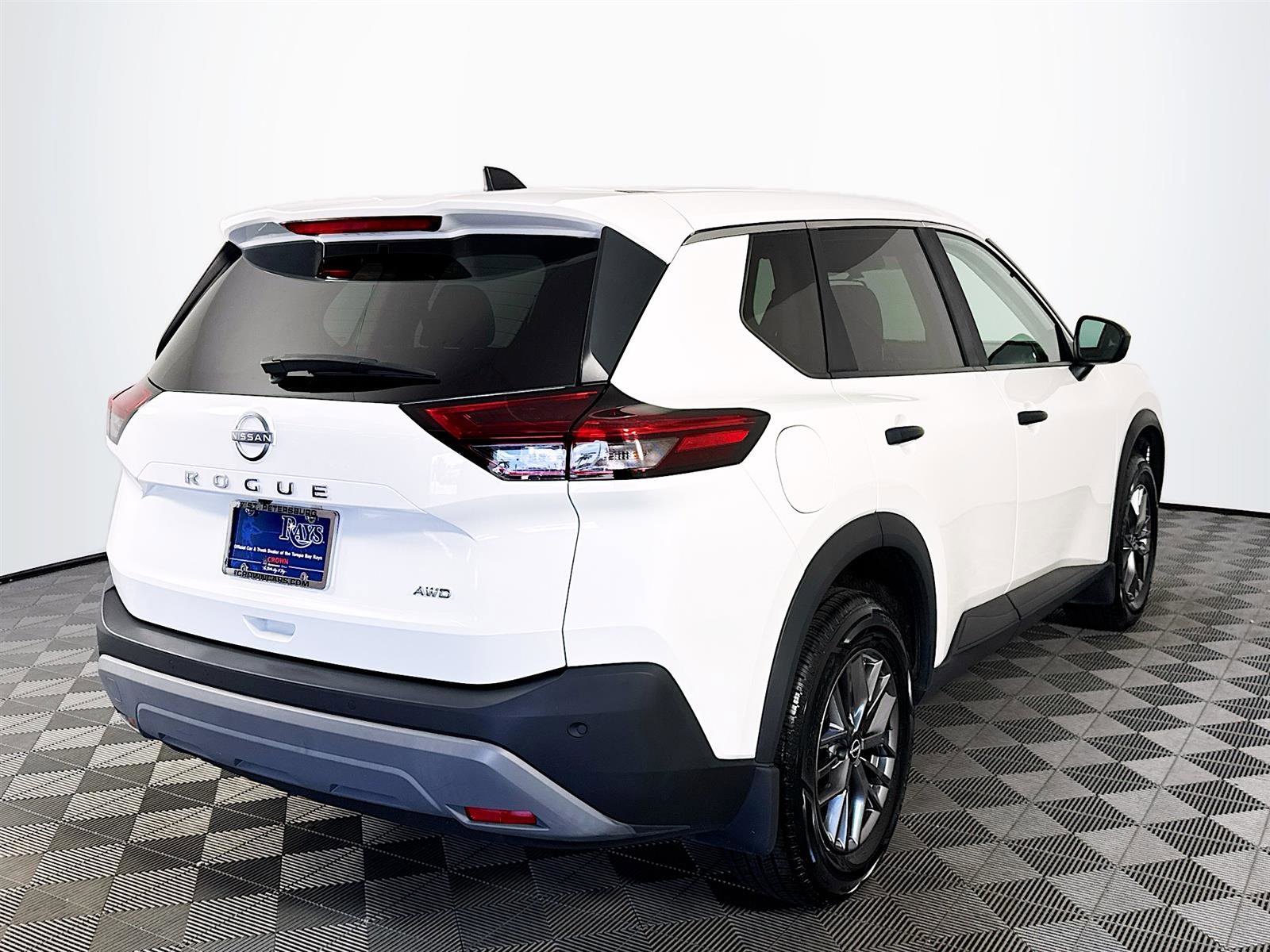 2022 Nissan Rogue S AWD photo 2