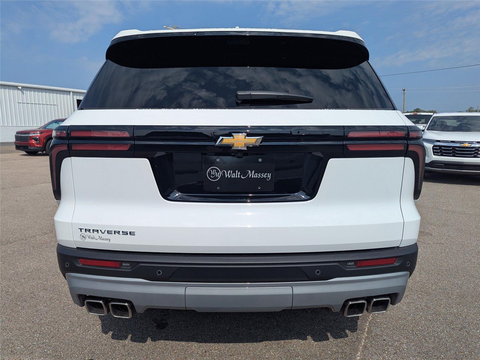 2026 Chevrolet Traverse photo 2
