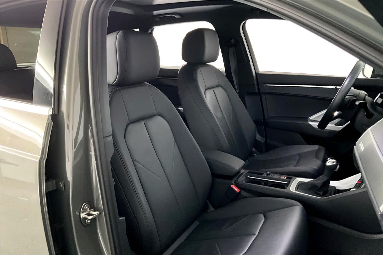 2023 Audi Q3 S line Premium photo 4