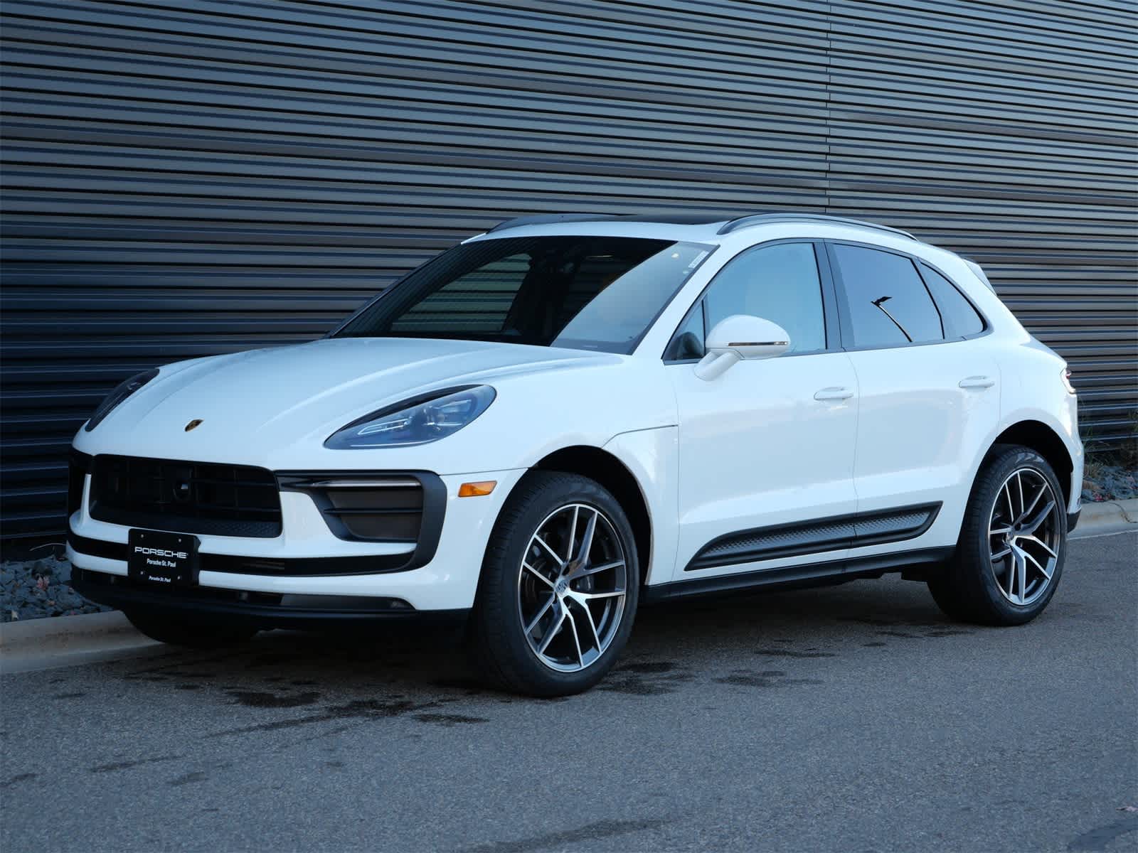 2025 Porsche Macan's photo