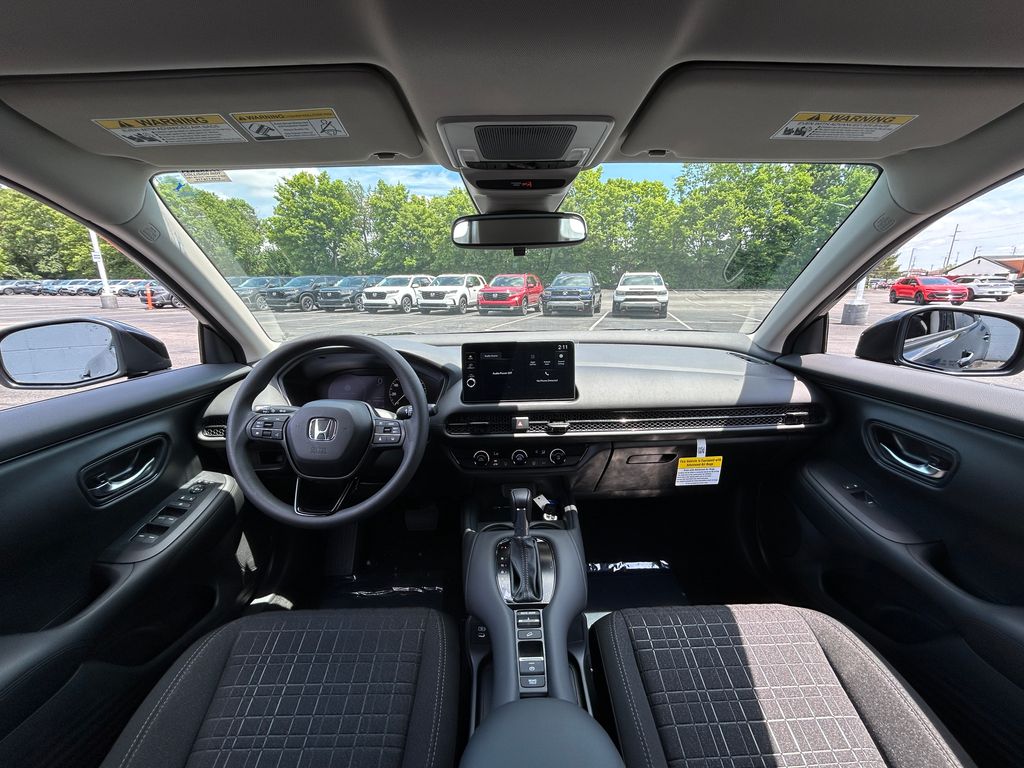 2026 Honda HR-V LX photo 9