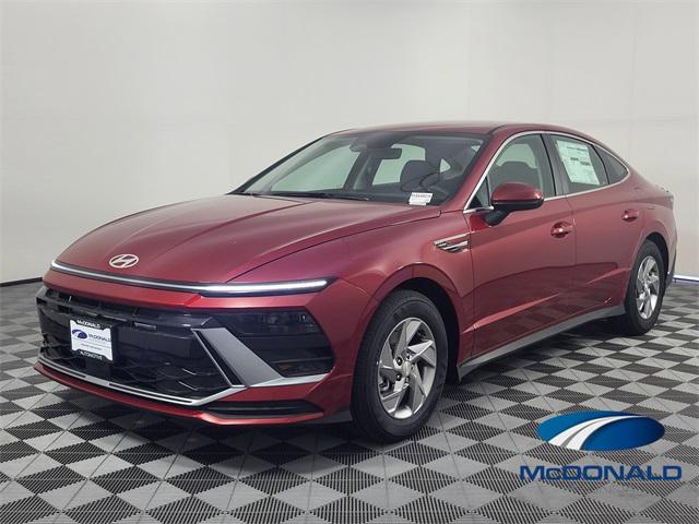 2025 Hyundai Sonata SE's photo