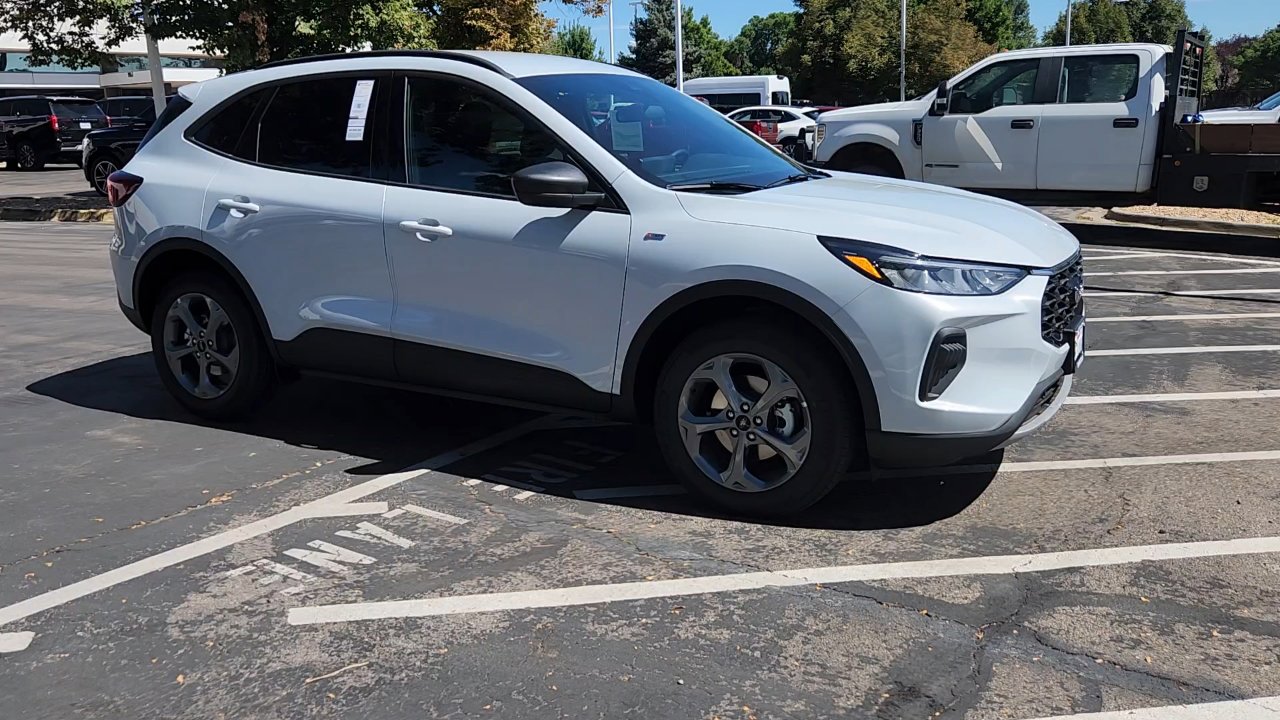 2025 Ford Escape ST-Line photo 9
