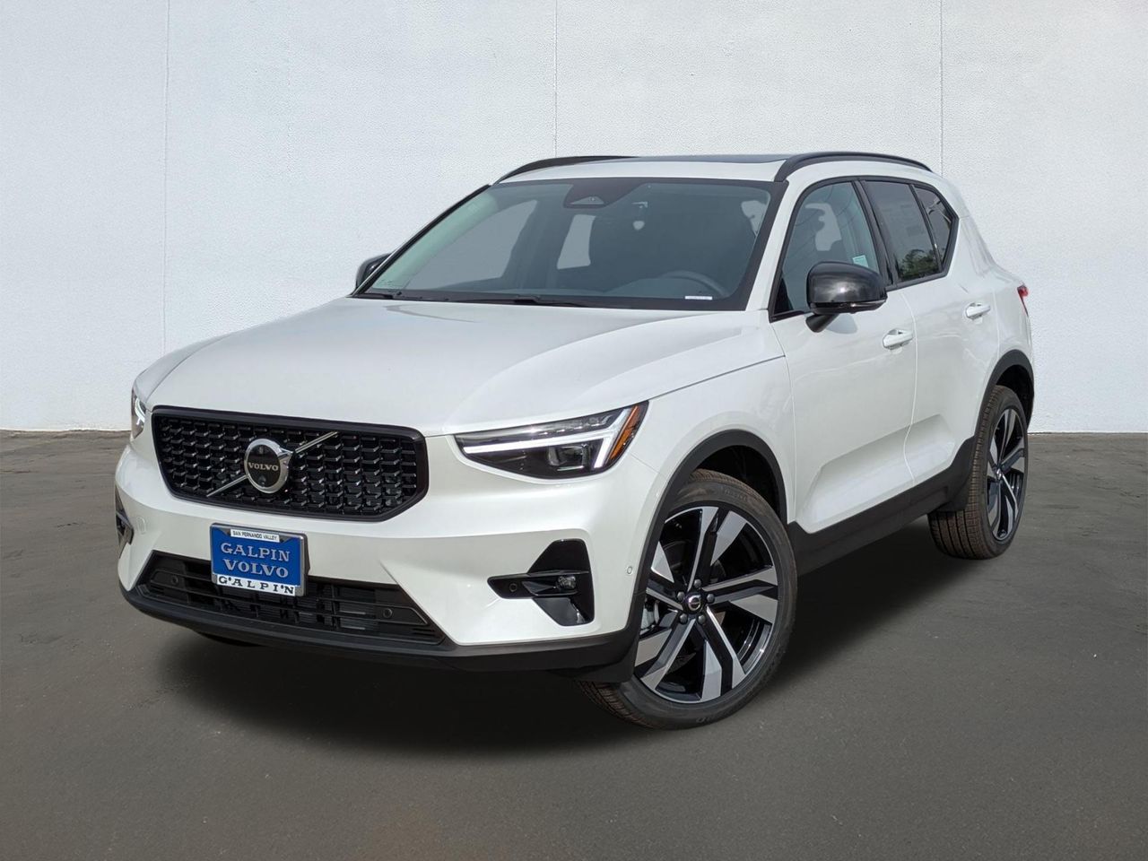 2026 Volvo XC40 Ultra's photo